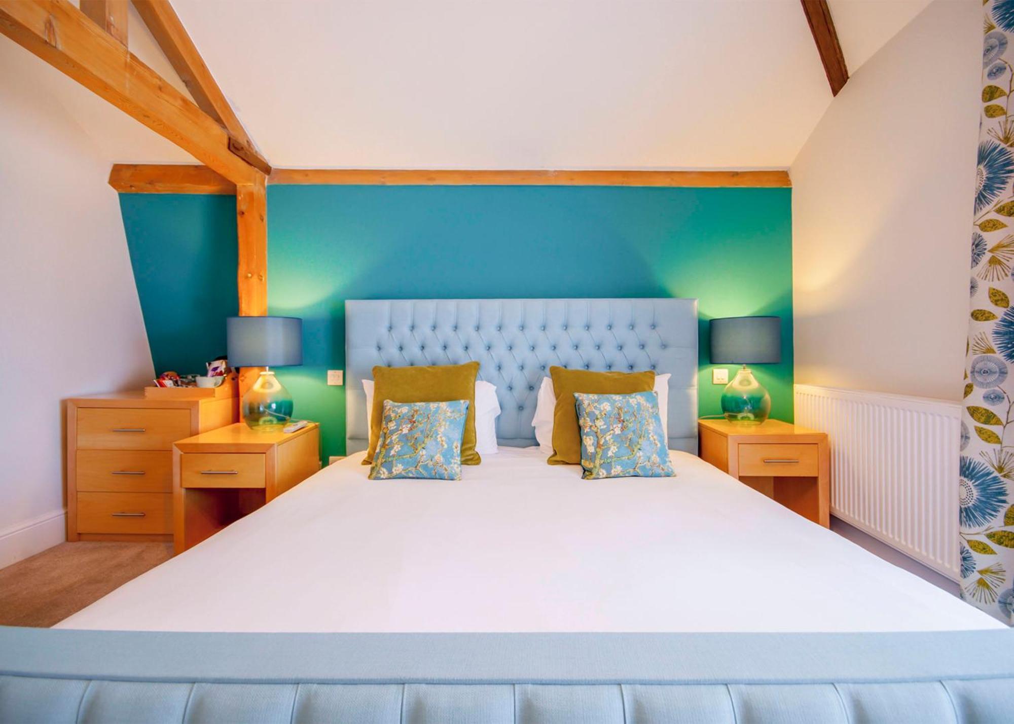 The Highworth Hotel Swindon Exteriör bild
