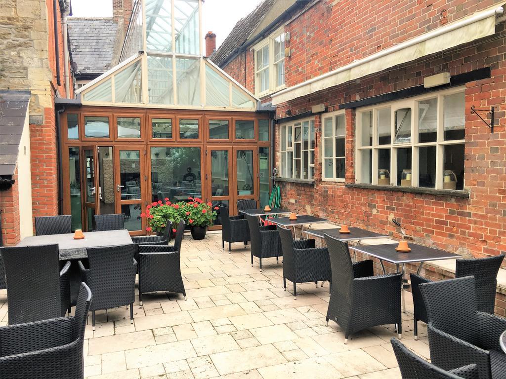 The Highworth Hotel Swindon Exteriör bild