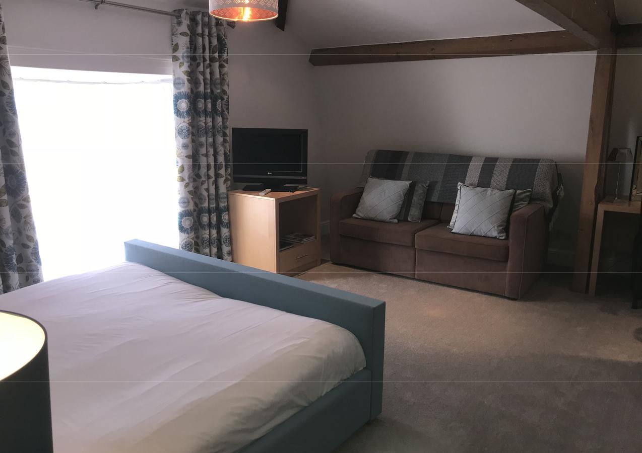 The Highworth Hotel Swindon Exteriör bild