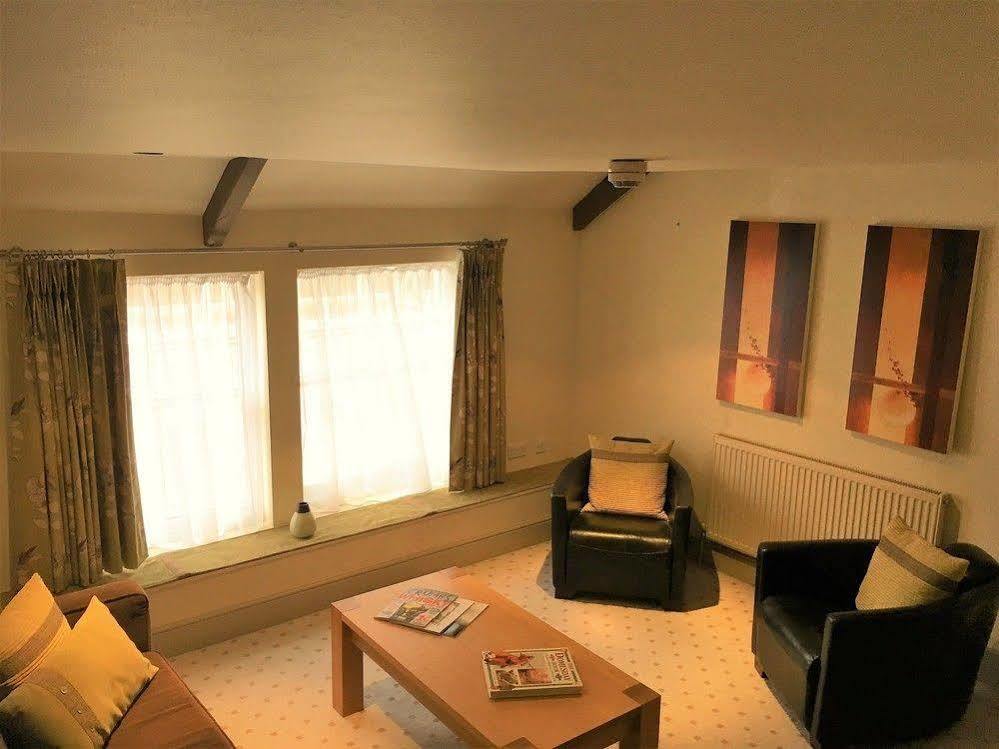 The Highworth Hotel Swindon Exteriör bild