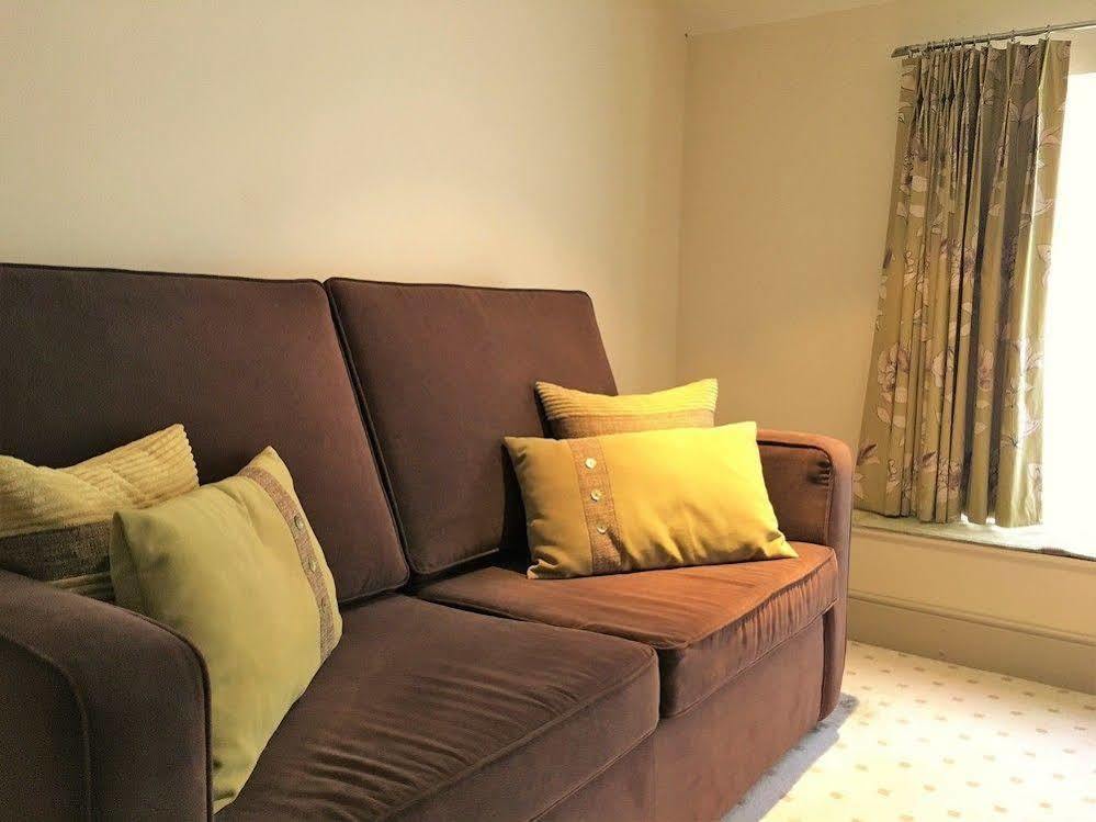 The Highworth Hotel Swindon Exteriör bild