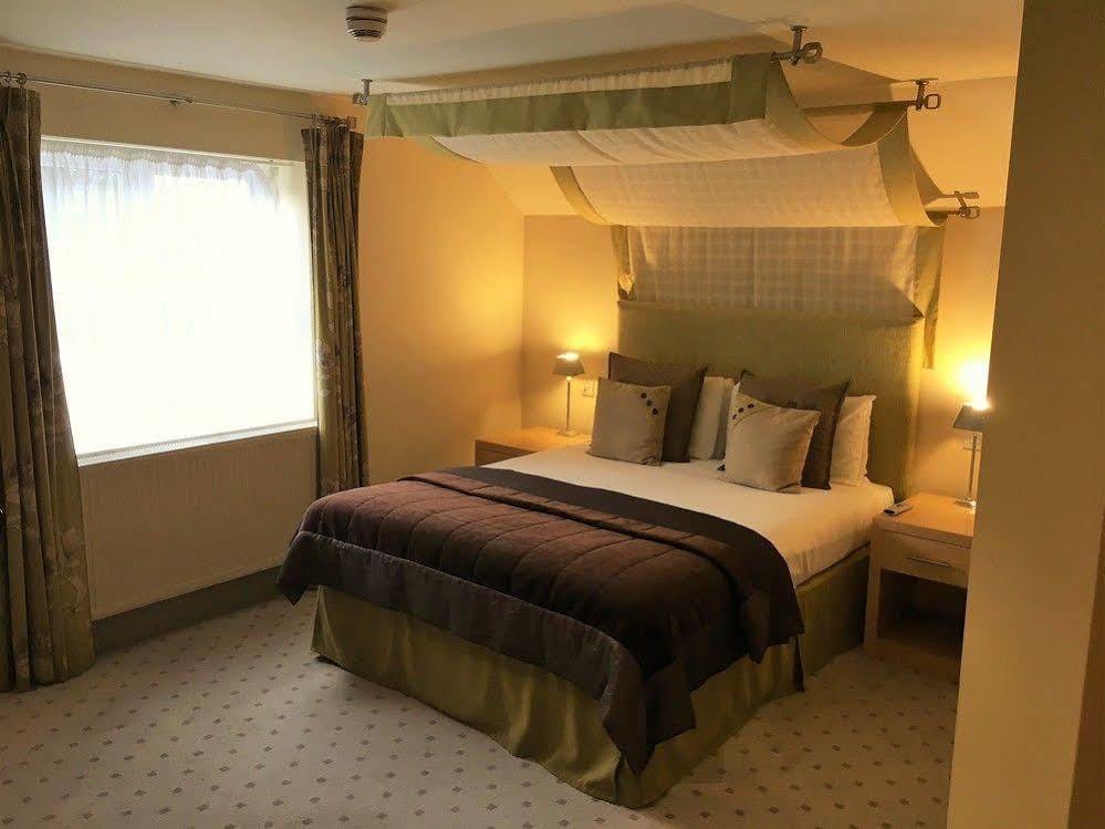 The Highworth Hotel Swindon Exteriör bild