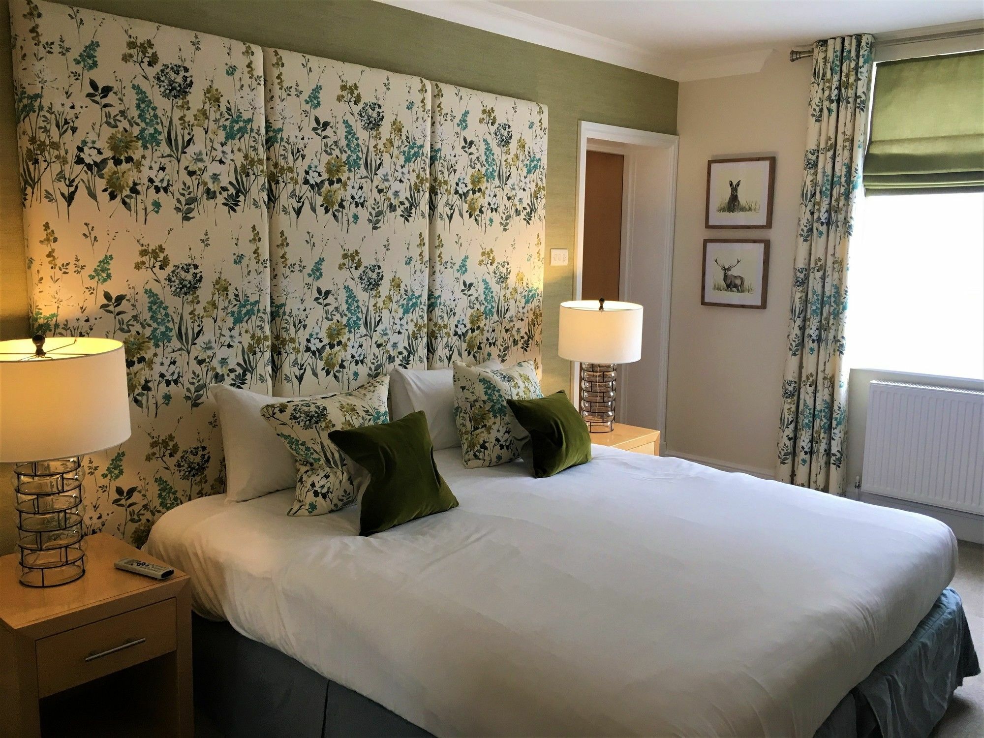 The Highworth Hotel Swindon Exteriör bild